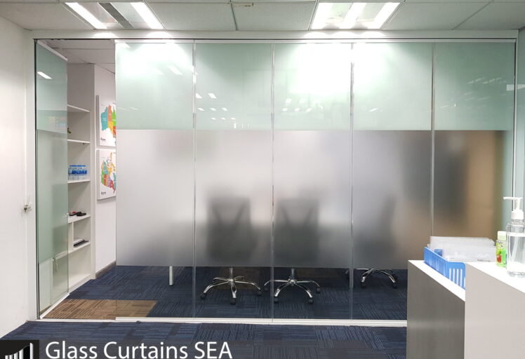Cua kinh xep truot GlassCurtains van phong Q3 6.6.0 11 scaled