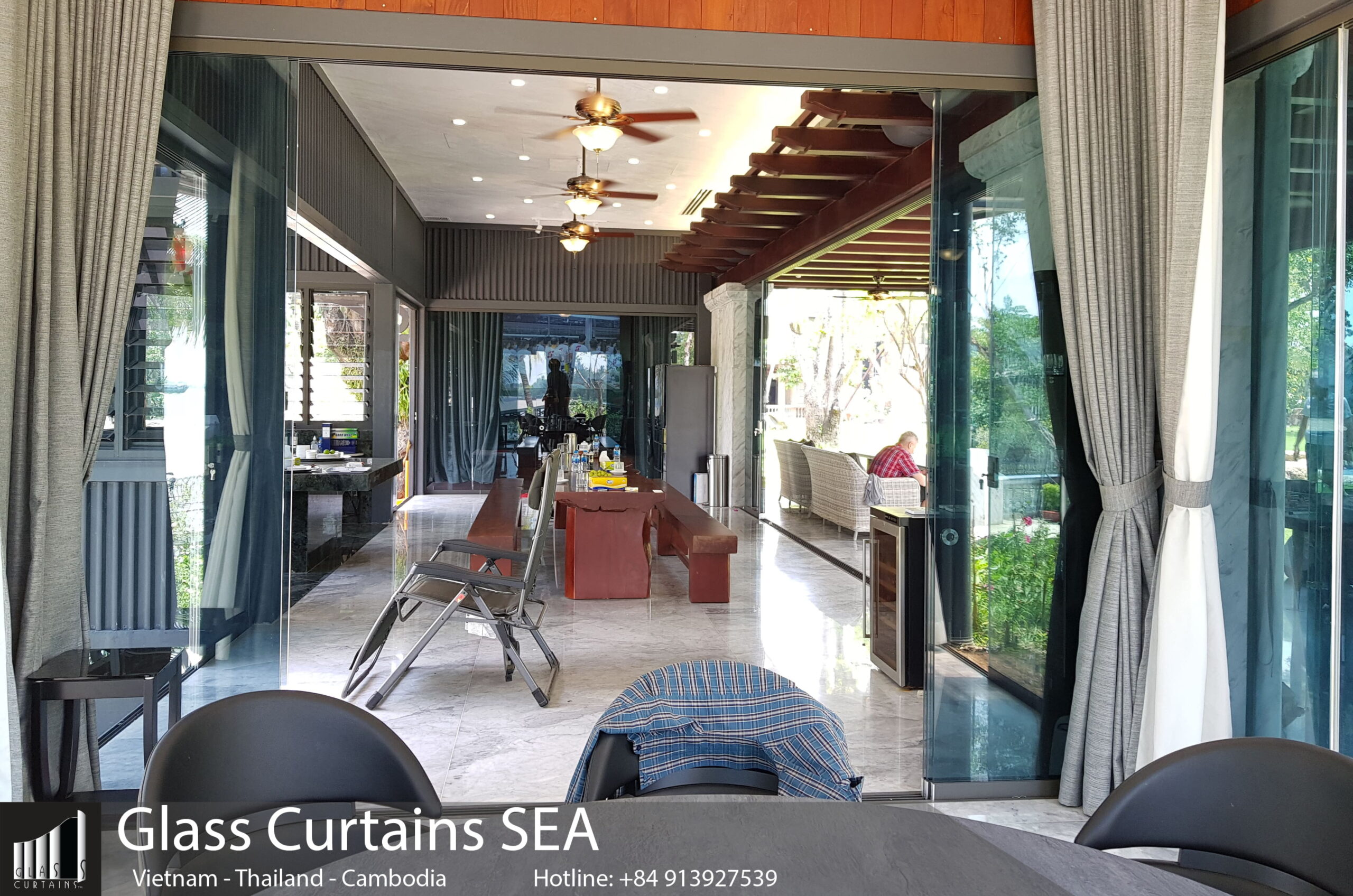 Lắp đặt cửa kính cường lực tại Đà Nẵng