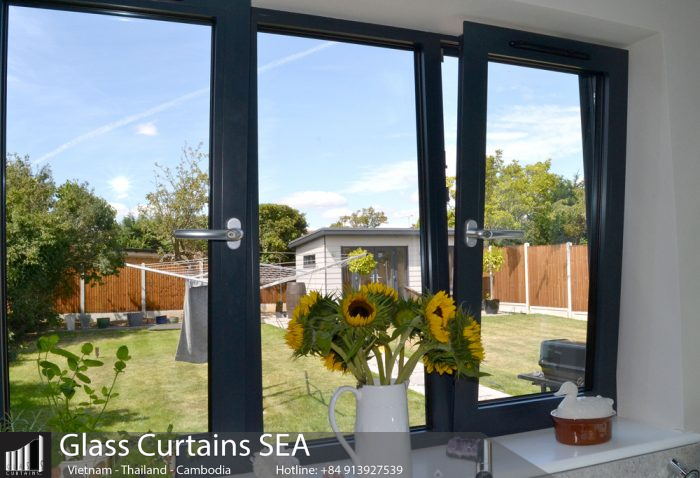 Cửa sổ quay lật