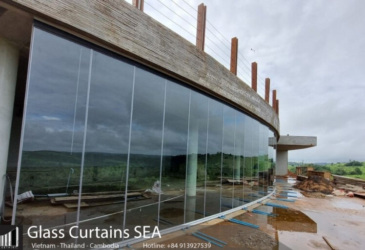 cua kinh xep truot 10