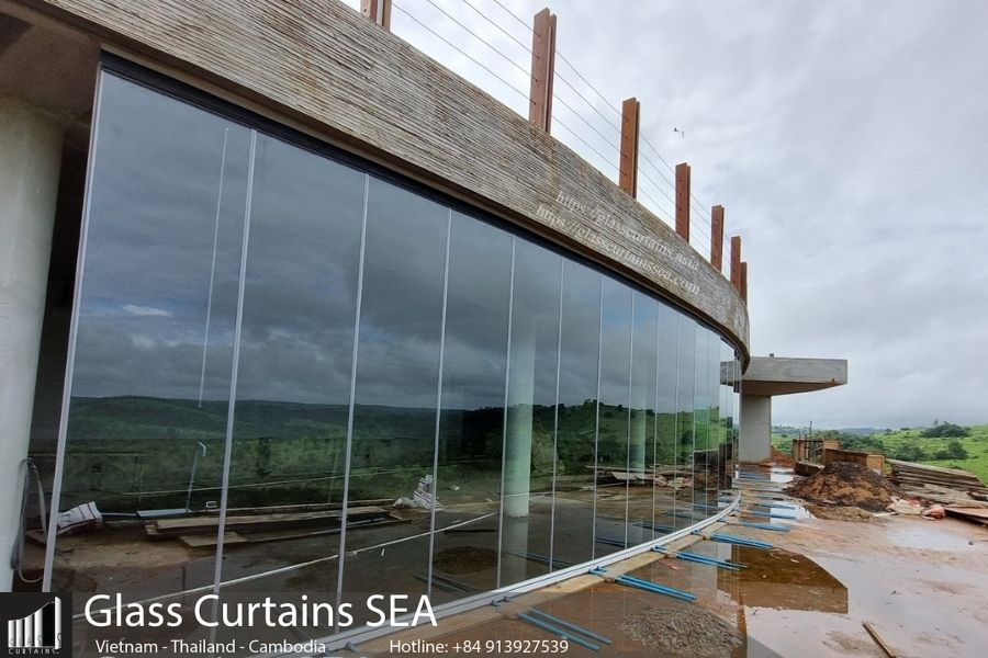 cua kinh xep truot 10