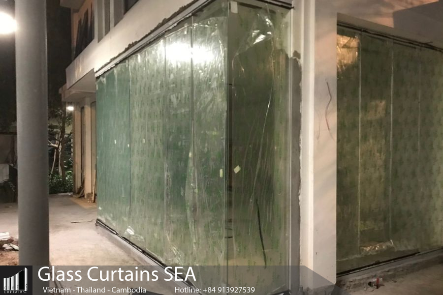 glass curtains sea 13