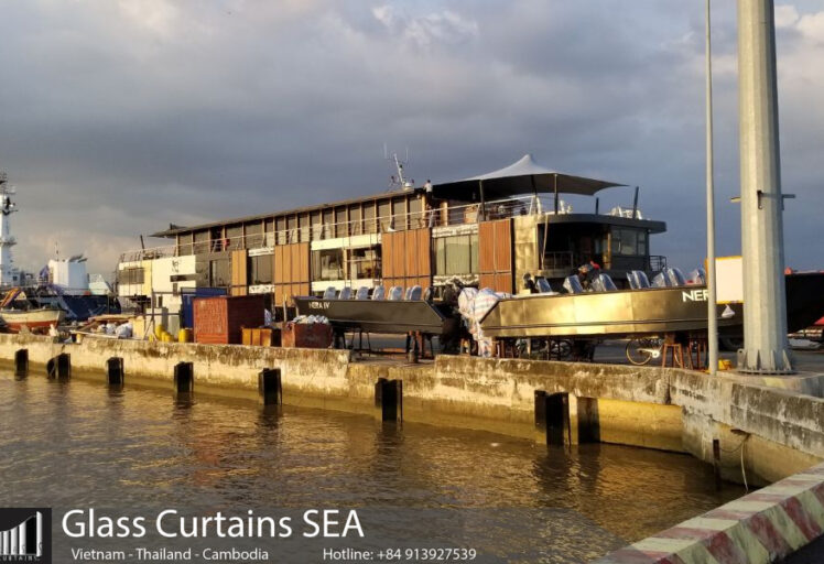 glass curtains sea 38