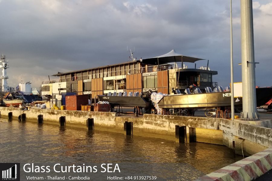 glass curtains sea 38
