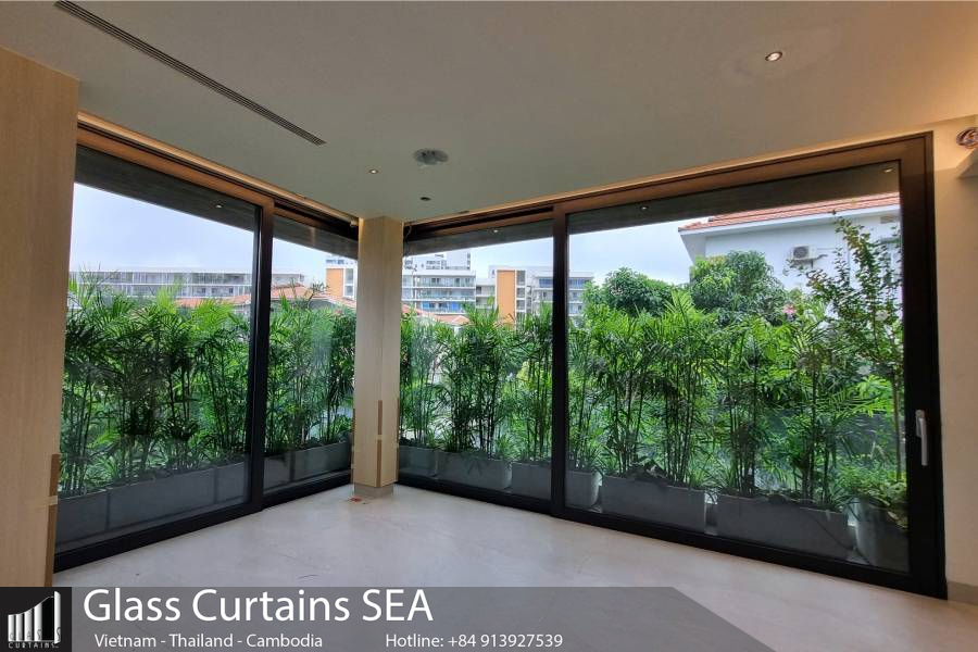 Thi công cửa nhôm kính tại Villa Phú Mỹ Hưng 1