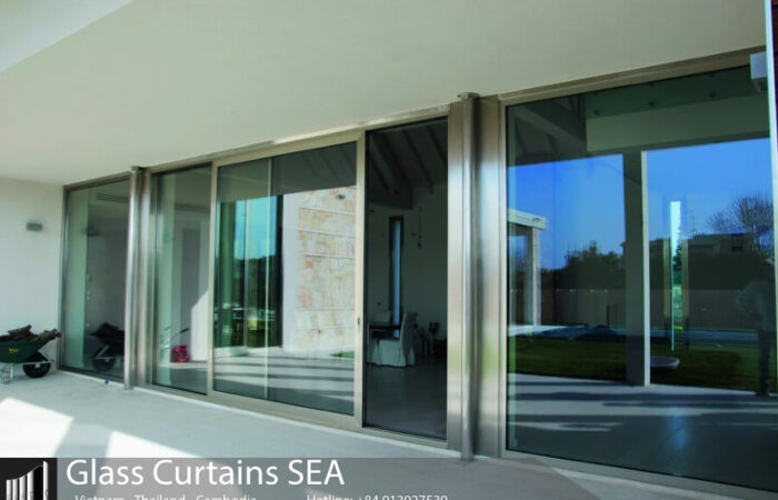 Làm cửa kính cường lực ở đâu uy tín? 5 Tiêu chí chọn đơn vị thi công