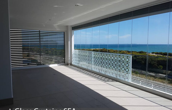 cua 8 canh xep truot 1